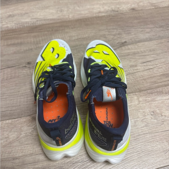New Balance 2023 NYC Marathon FuelCell SuperComp Elite v3 - Picture 2 of 4